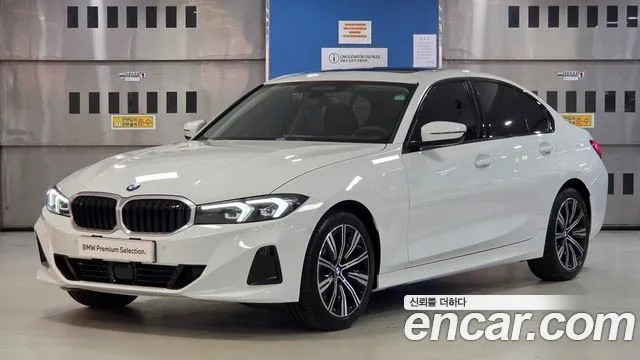 BMW 3-Series 320i