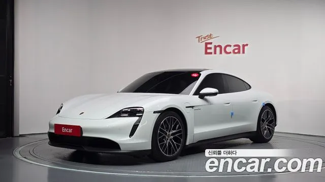 Porsche Taycan Base