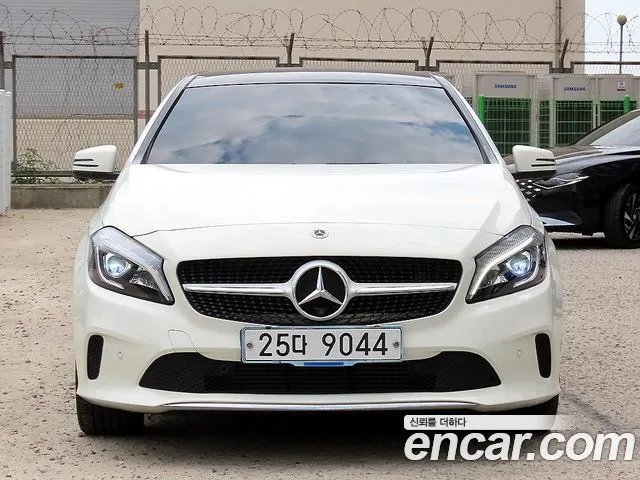 Mercedes-Benz A-Class A200