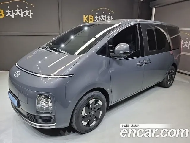 Hyundai Staria EV Lounge 11-Seater