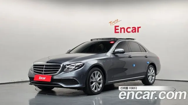 Mercedes-Benz E-Class E300 4MATIC Exclusive