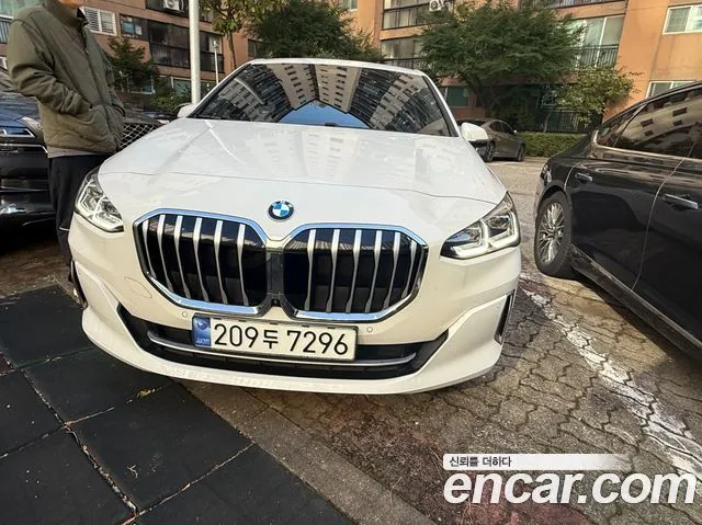 BMW 2-Series 220i Luxury