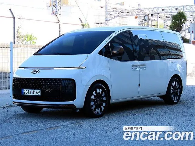 Hyundai Staria HEV 1.6 Lounge 9-Seater