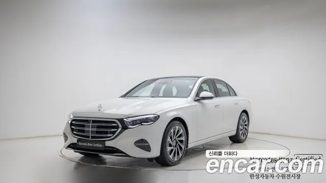 Mercedes-Benz E-Class E300 4MATIC Exclusive