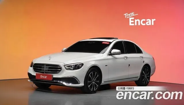 Mercedes-Benz E-Class E300e 4MATIC Exclusive