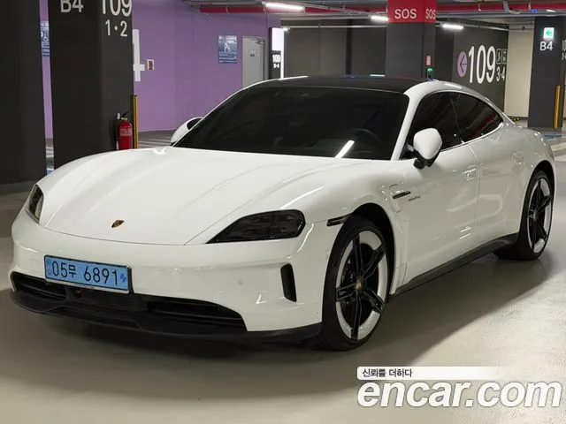 Porsche Taycan Base