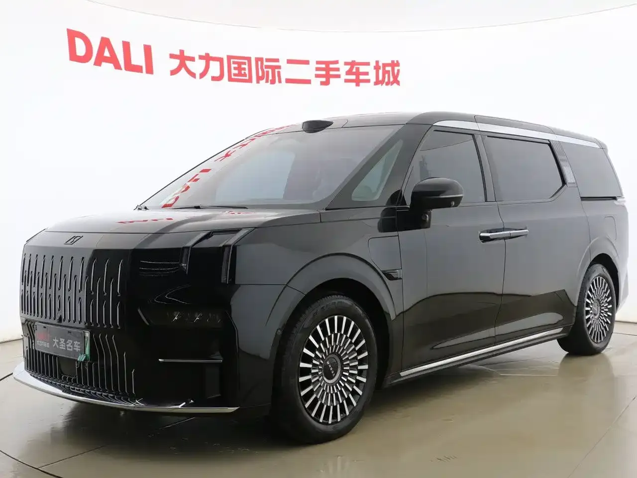 ZEEKR Zeekr 009 6-seat Executive AWD 108kWh