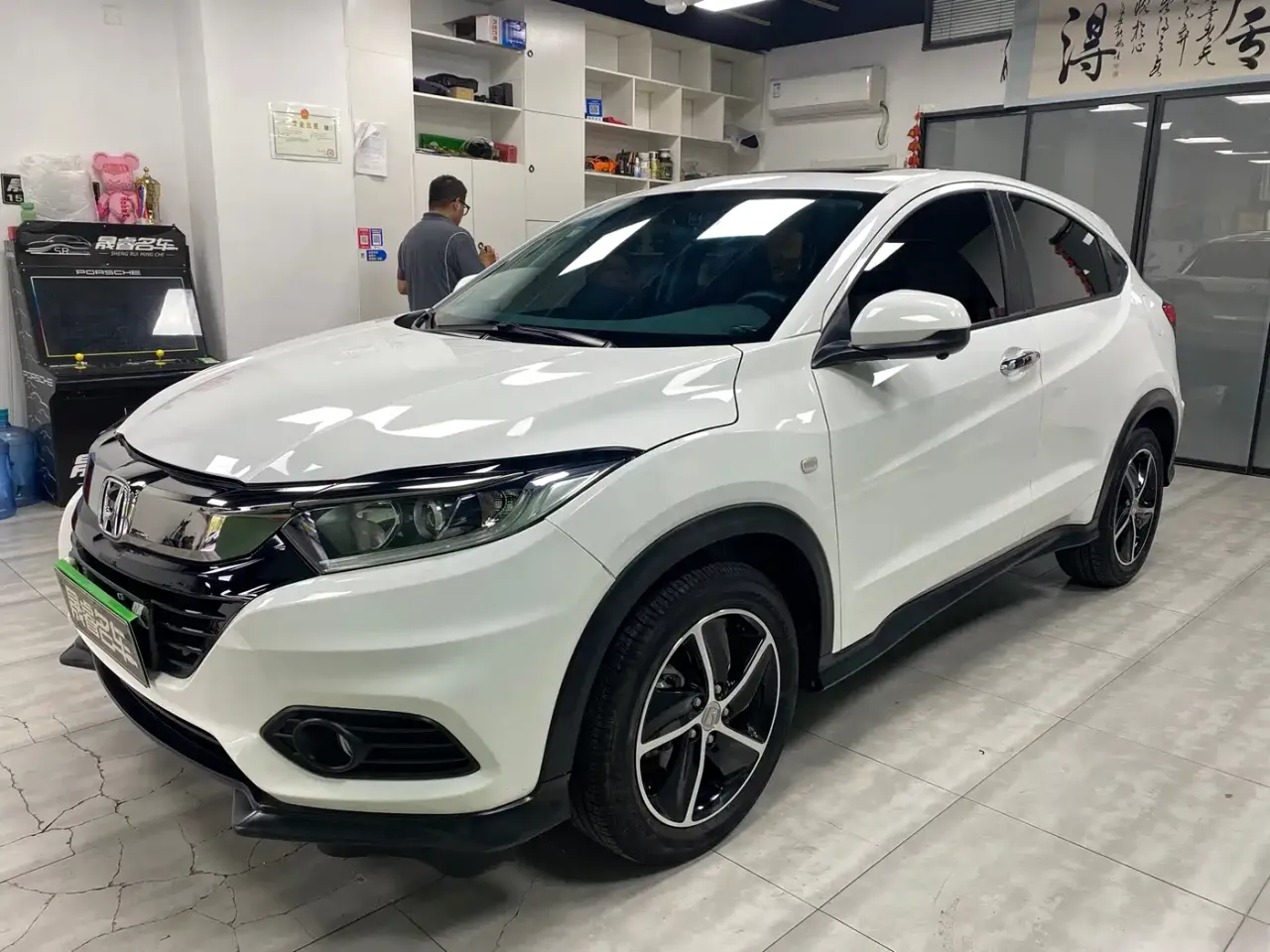 Honda Vezel 1.5L CVT Pioneer