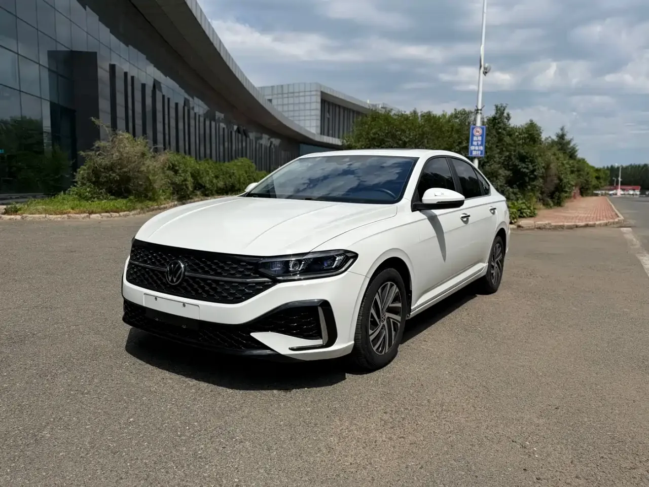 Volkswagen Lavida Model 1.5L Automatic Starlight 5 Million Edition
