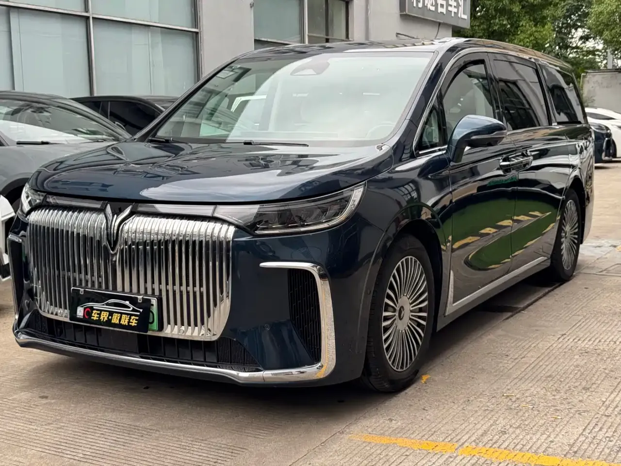 Voyah Auto Voyah Dreamer PHEV AWD Flagship Kunpeng