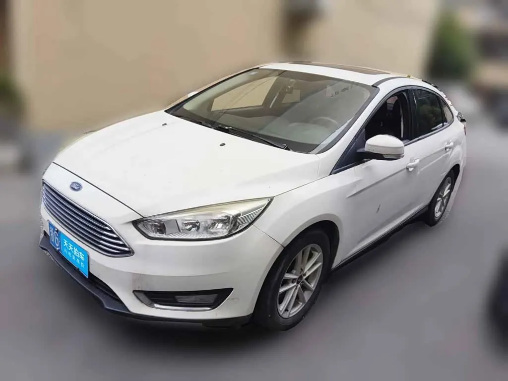 Ford Focus Sedan 1.6L Automatic Fashion Smart Edition