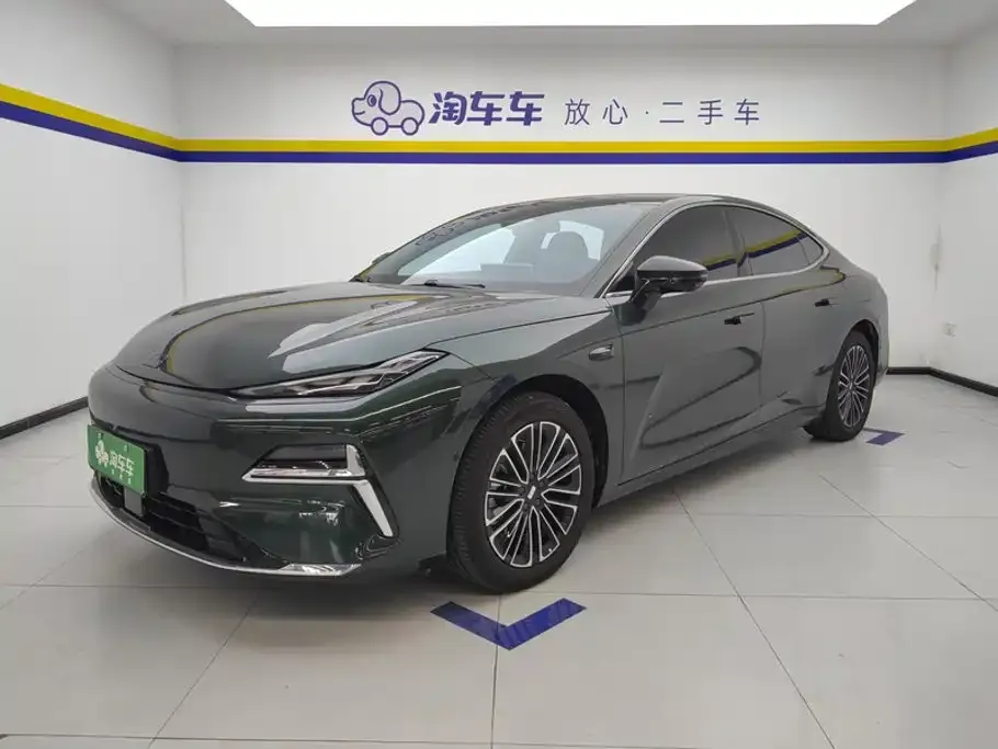 Geely Galaxy Galaxy Xingyao 8 130km EM-i Premium Edition