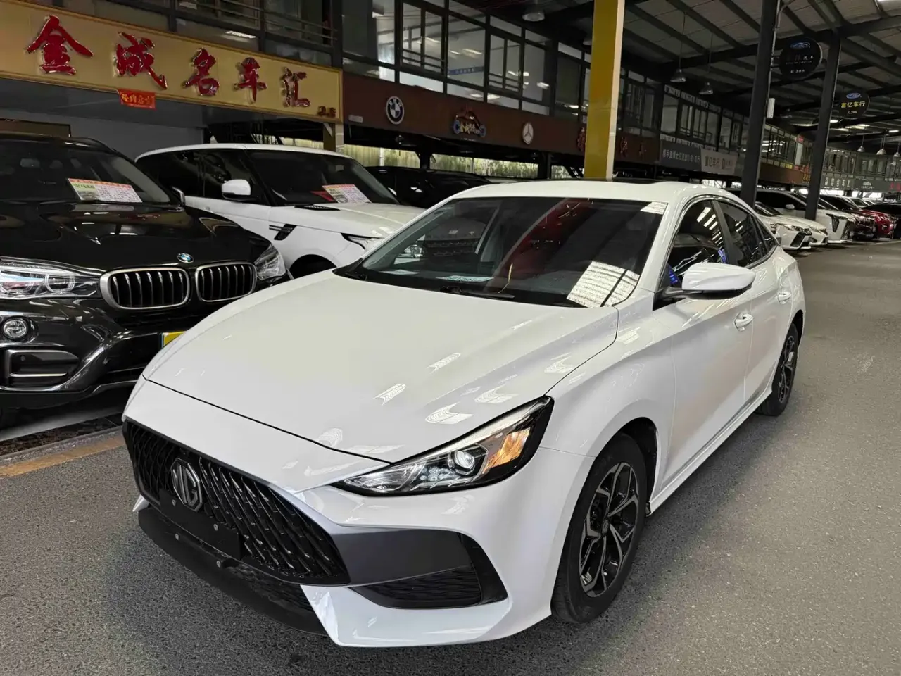 MG 5 180DVVT CVT Luxury Edition