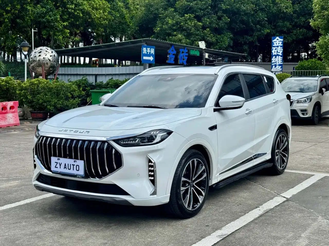 Jetour X70 PLUS 1.6T DCT Champion PRO+ 7-seater