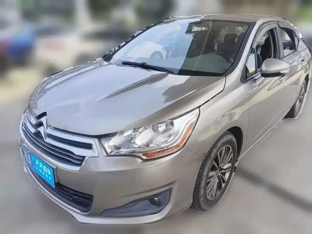Citroën C4L 1.6L Manual Dynamic Edition