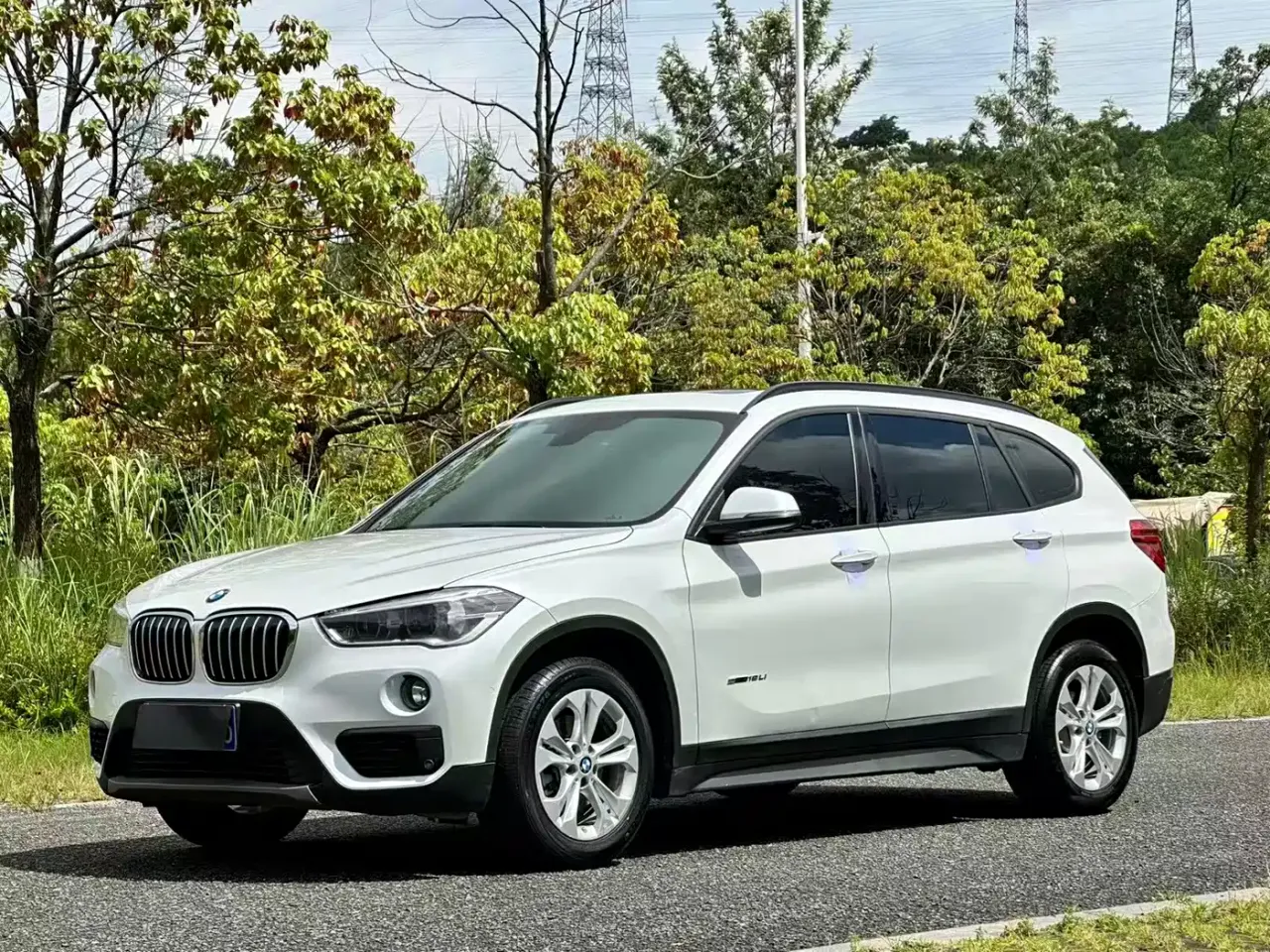 BMW X1 sDrive18Li Premium Model