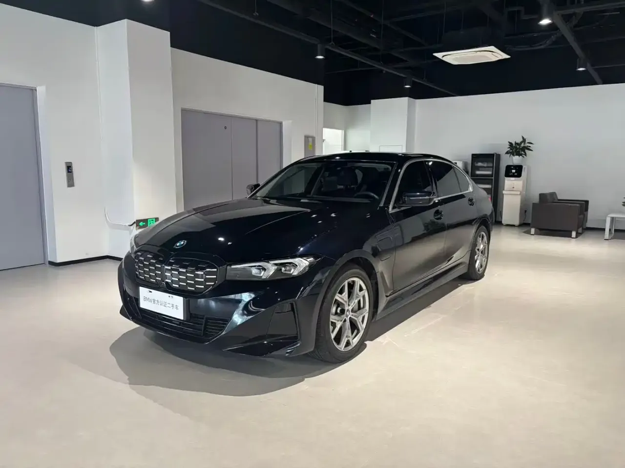 BMW i3 eDrive 35 L