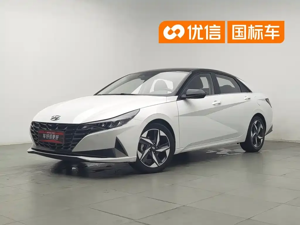 Hyundai Elantra 1.5L CVT LUX Premium Edition