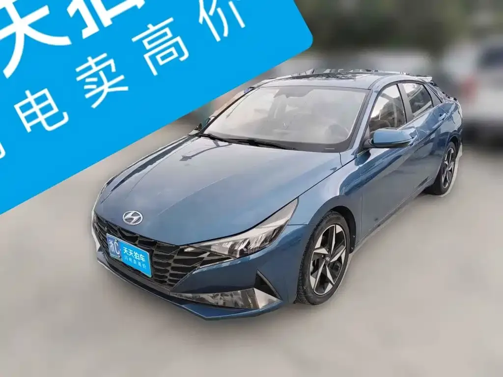 Hyundai Elantra 1.5L CVT LUX Premium Edition