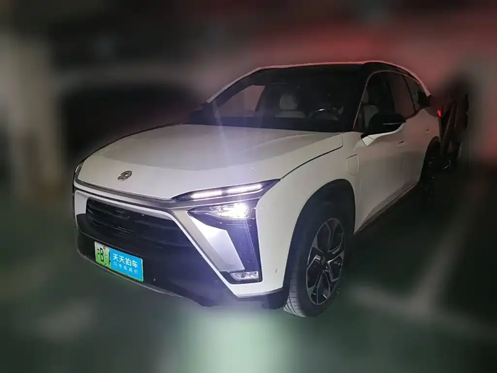 NIO ES8 415KM Signature Edition 6-Seater