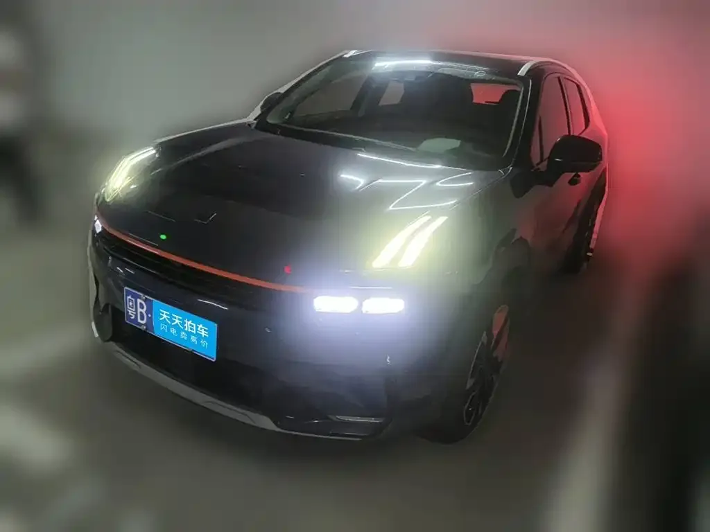 Lynk &amp; Co 06 1.5T Halo