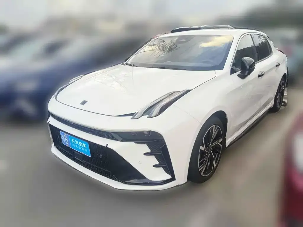Lynk &amp; Co 03 1.5T EM-F PM