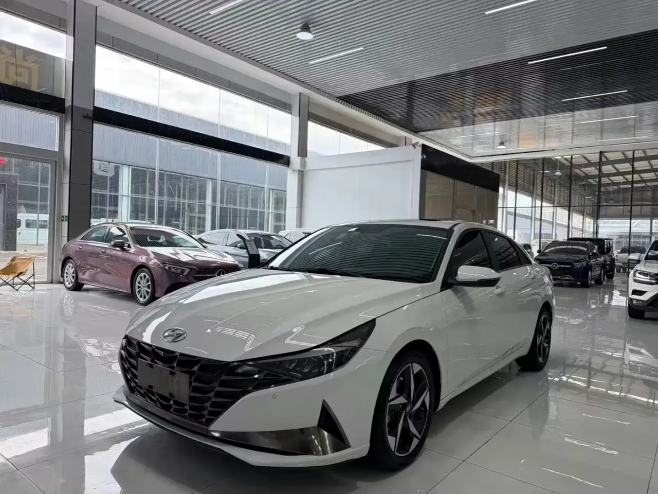 Hyundai Elantra 1.5L CVT LUX Premium Edition
