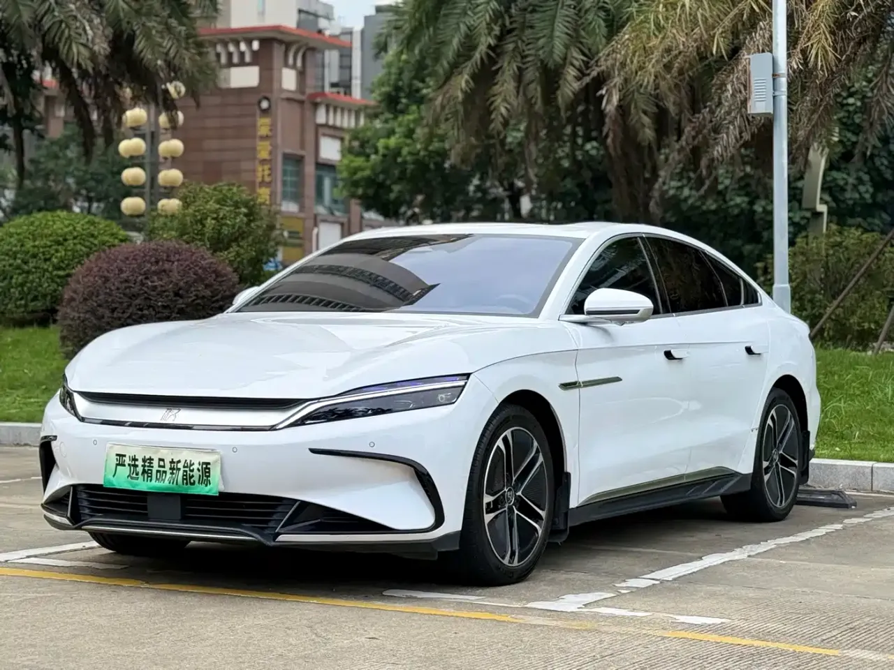 BYD Han EV Champion Edition 605KM FWD