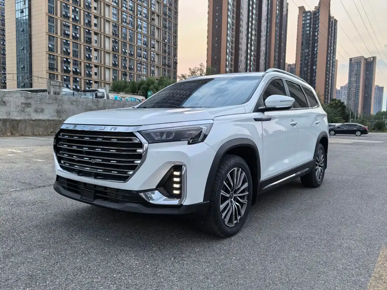 Jetour X90 PLUS Facelift 1.6TD DCT Villa