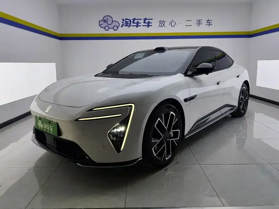 Avatr 06 Ultra Pure Electric Edition