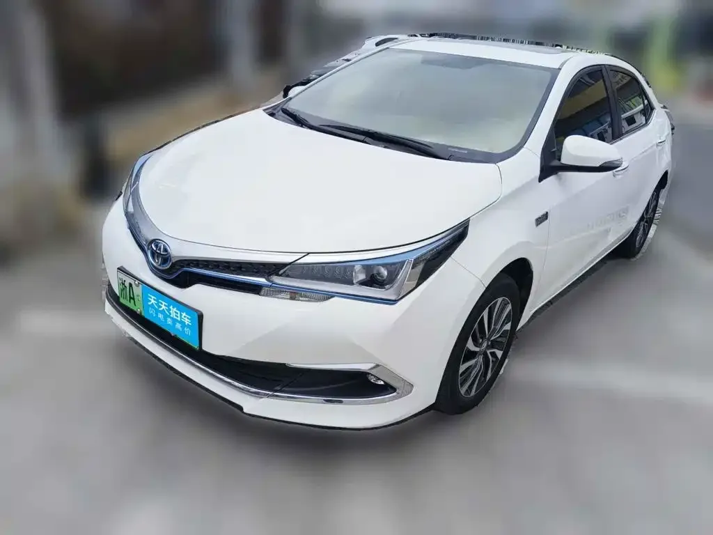 Toyota Corolla Twin Engine E+ 1.8L E-CVT Leading Edition