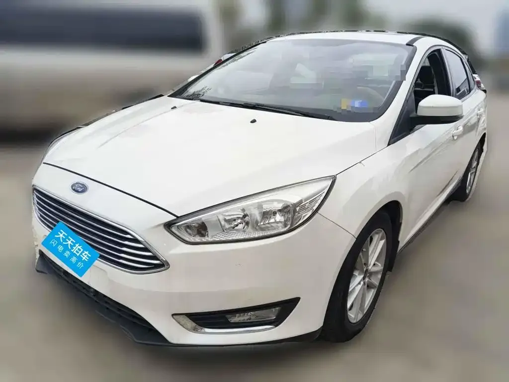 Ford Focus Sedan EcoBoost 125 Automatic