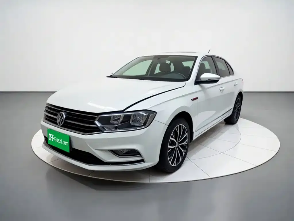 Volkswagen Bora Model 1.6L Manual Fashion
