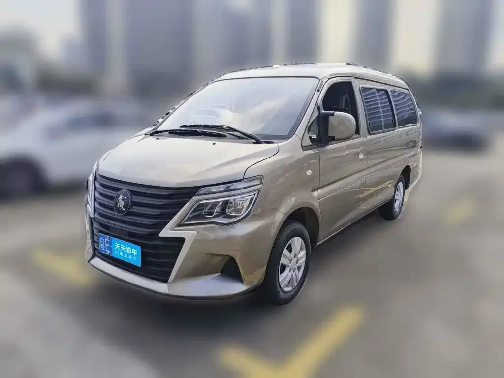 Dongfeng Fengxing Lingzhi M5 1.6L Long Wheelbase