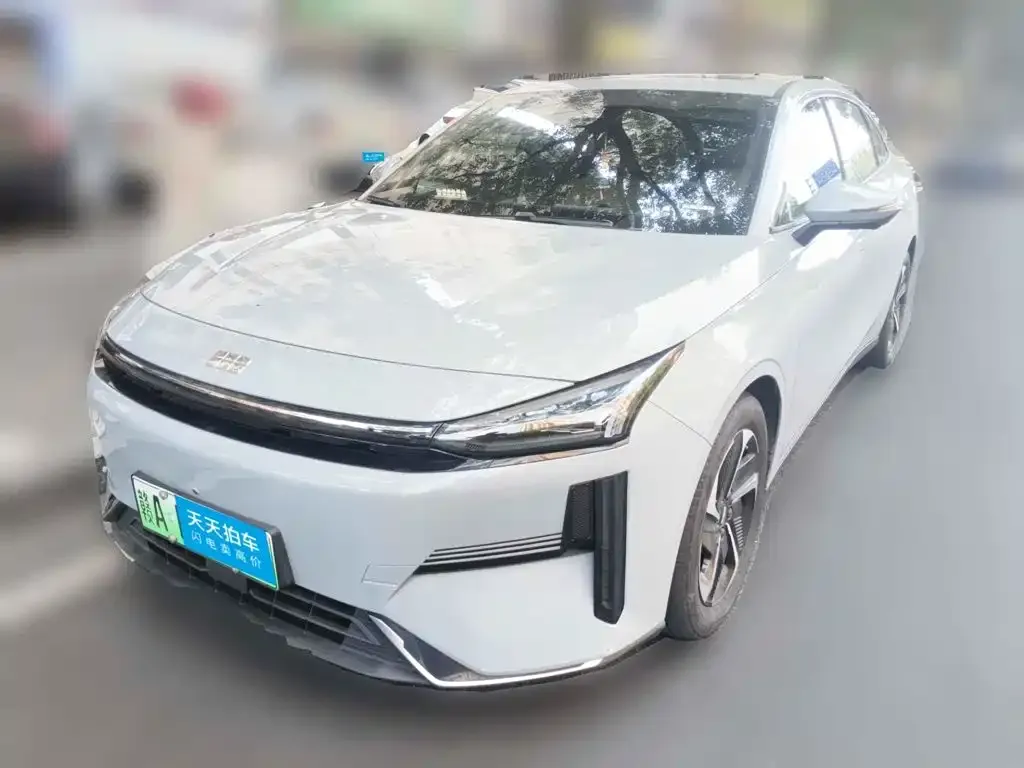 Geely Galaxy Galaxy L6 125km PLUS Soaring Dragon