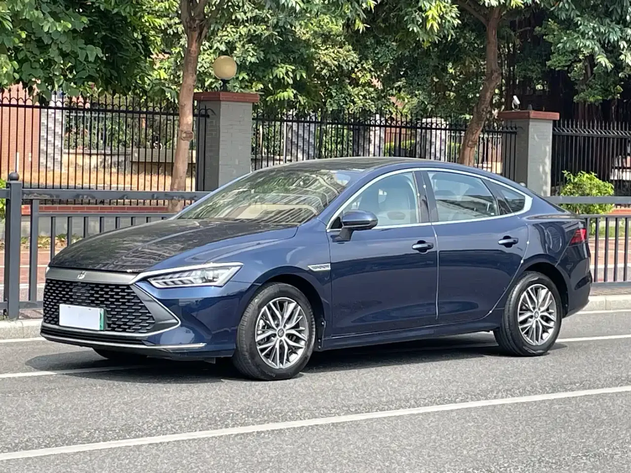 BYD Qin PLUS Champion Edition DM-i 55KM