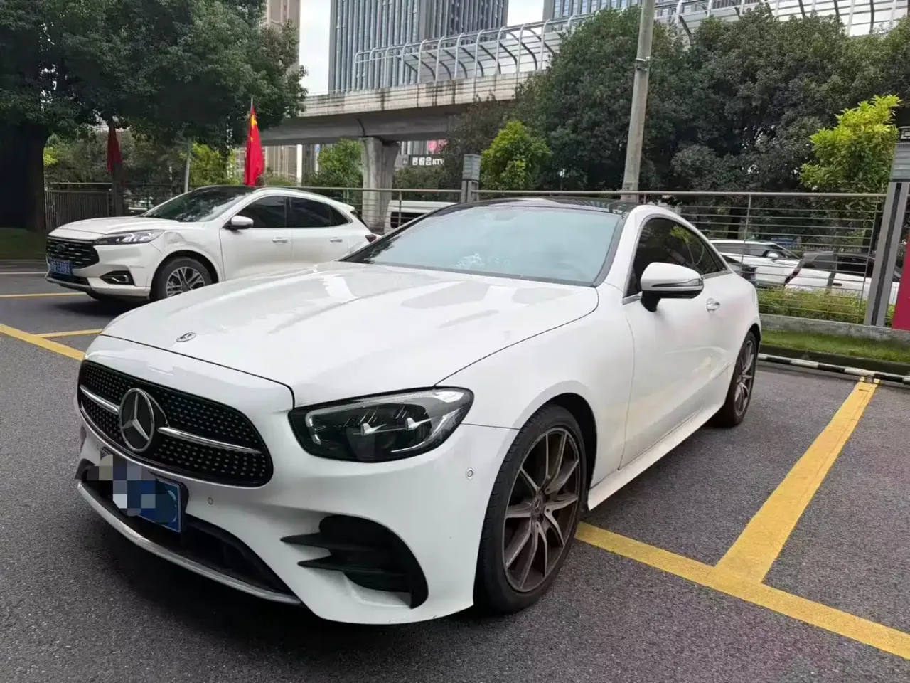Mercedes-Benz E-Class (Import) E 260 Coupe