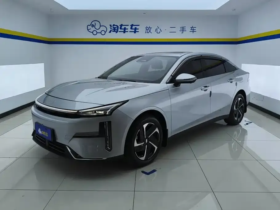 Geely Galaxy Galaxy L6 EM-i 140km Starship Edition
