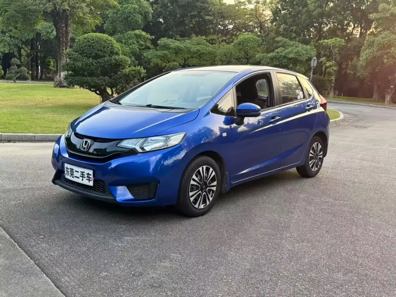 Honda Fit 1.5L LXS CVT Comfort Sunroof