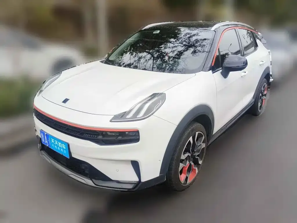 Lynk & Co 06 1.5T Halo